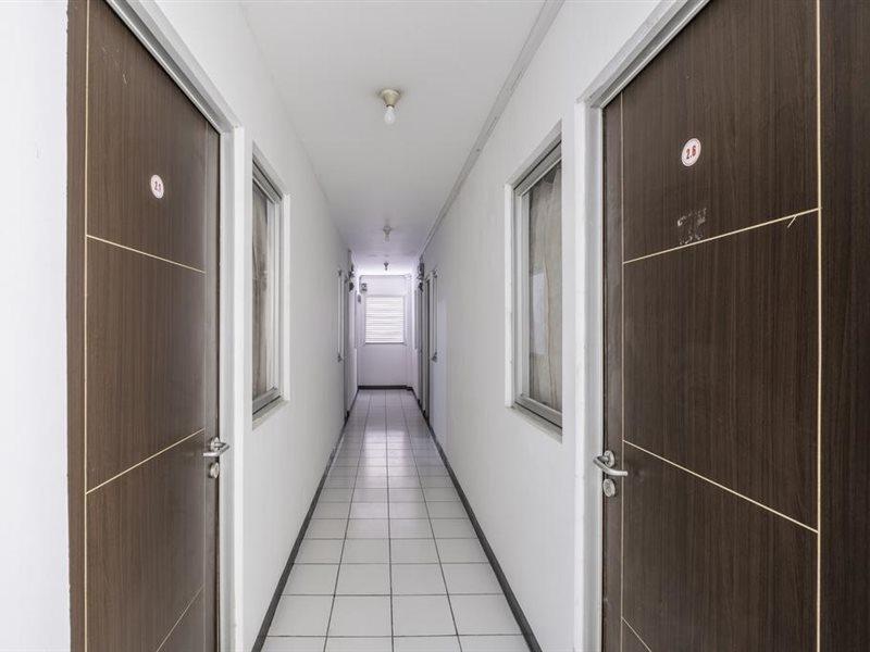 Super Oyo 1568 Stasiun Ka Cirebon Guest House Exterior foto