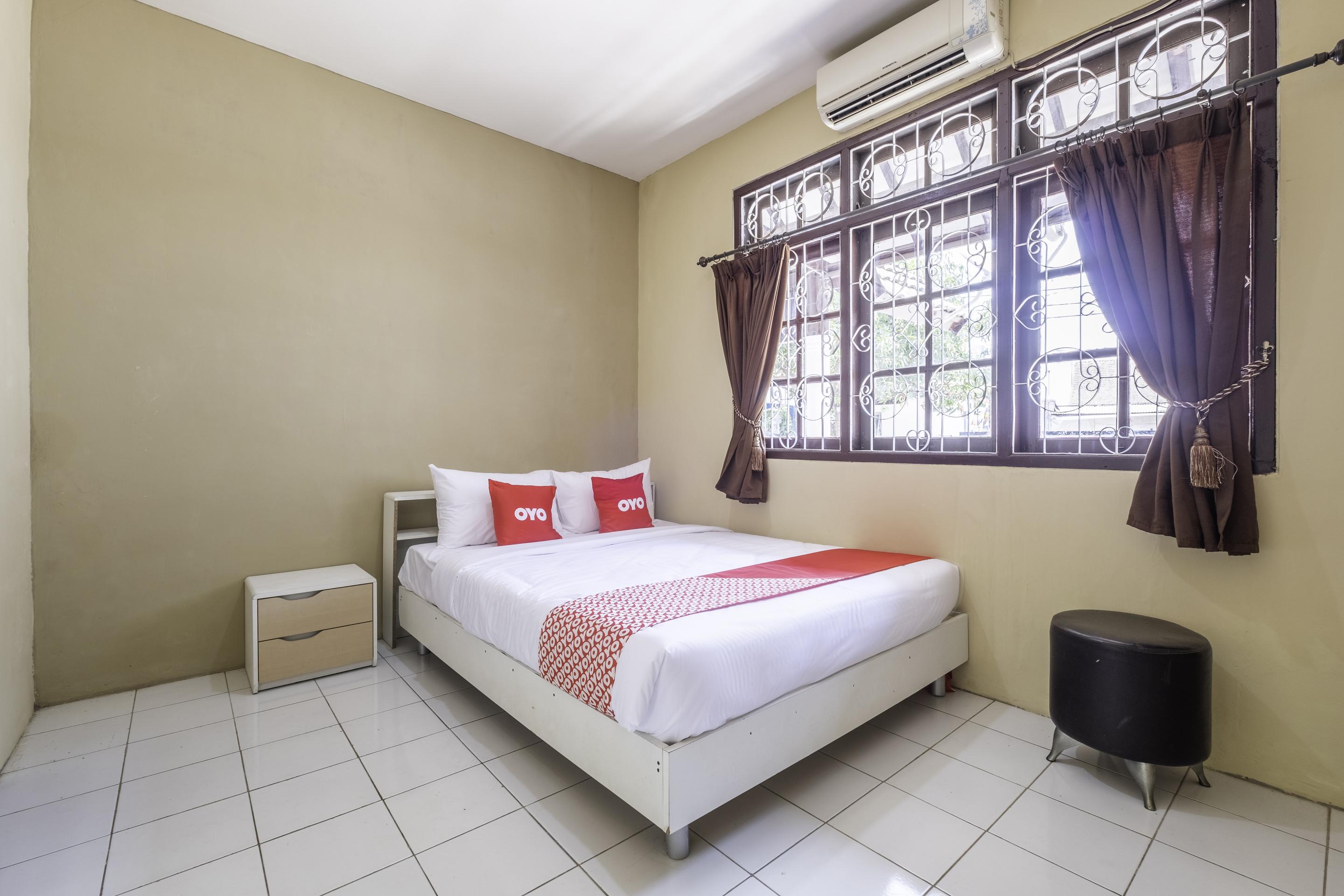 Super Oyo 1568 Stasiun Ka Cirebon Guest House Exterior foto