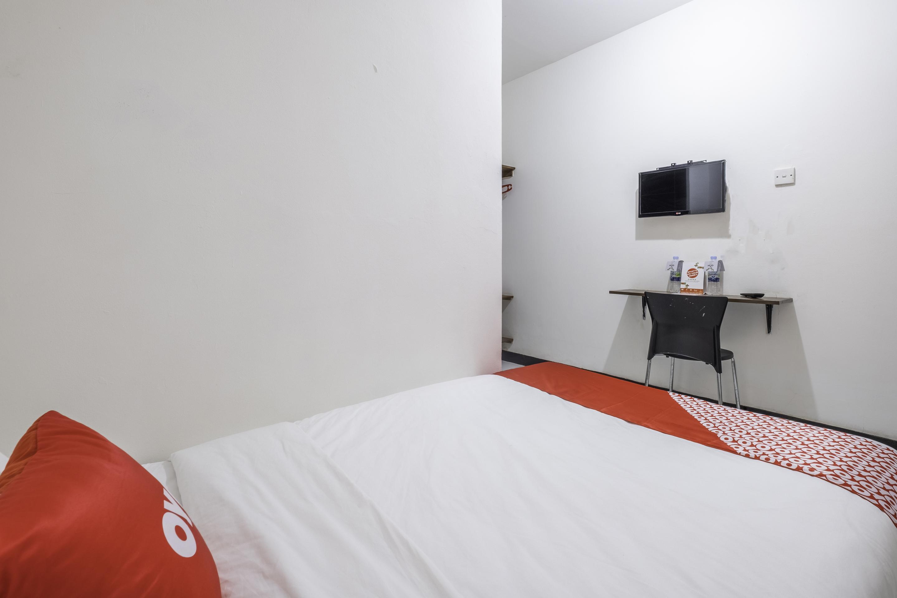 Super Oyo 1568 Stasiun Ka Cirebon Guest House Exterior foto