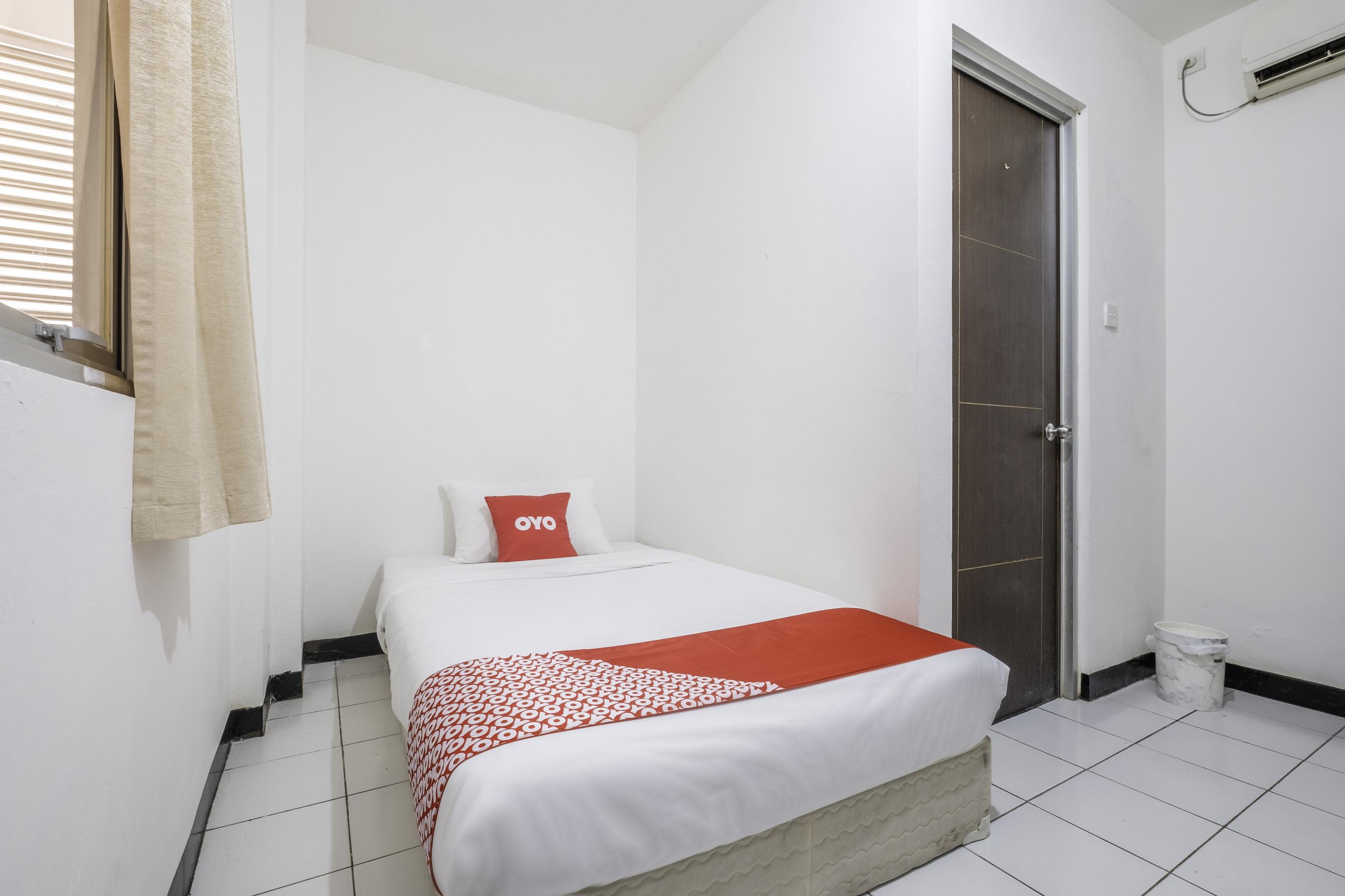 Super Oyo 1568 Stasiun Ka Cirebon Guest House Exterior foto