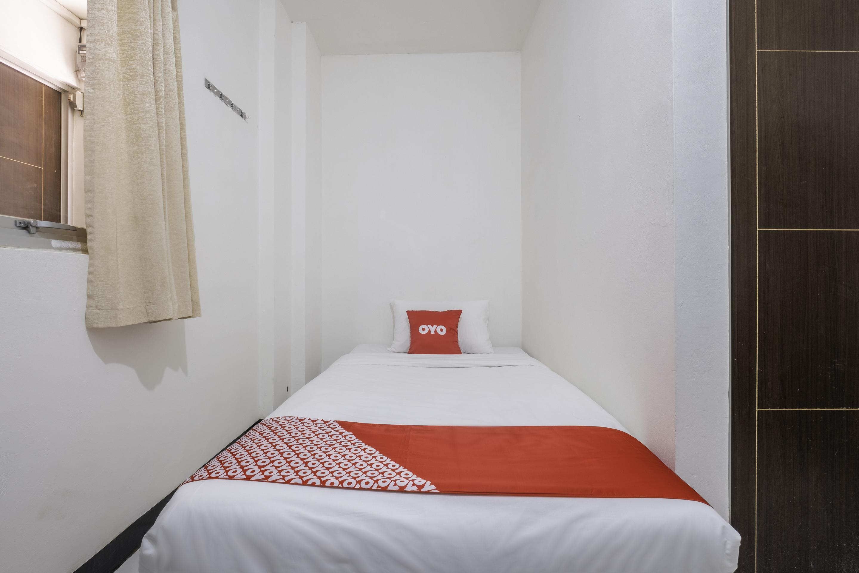 Super Oyo 1568 Stasiun Ka Cirebon Guest House Exterior foto