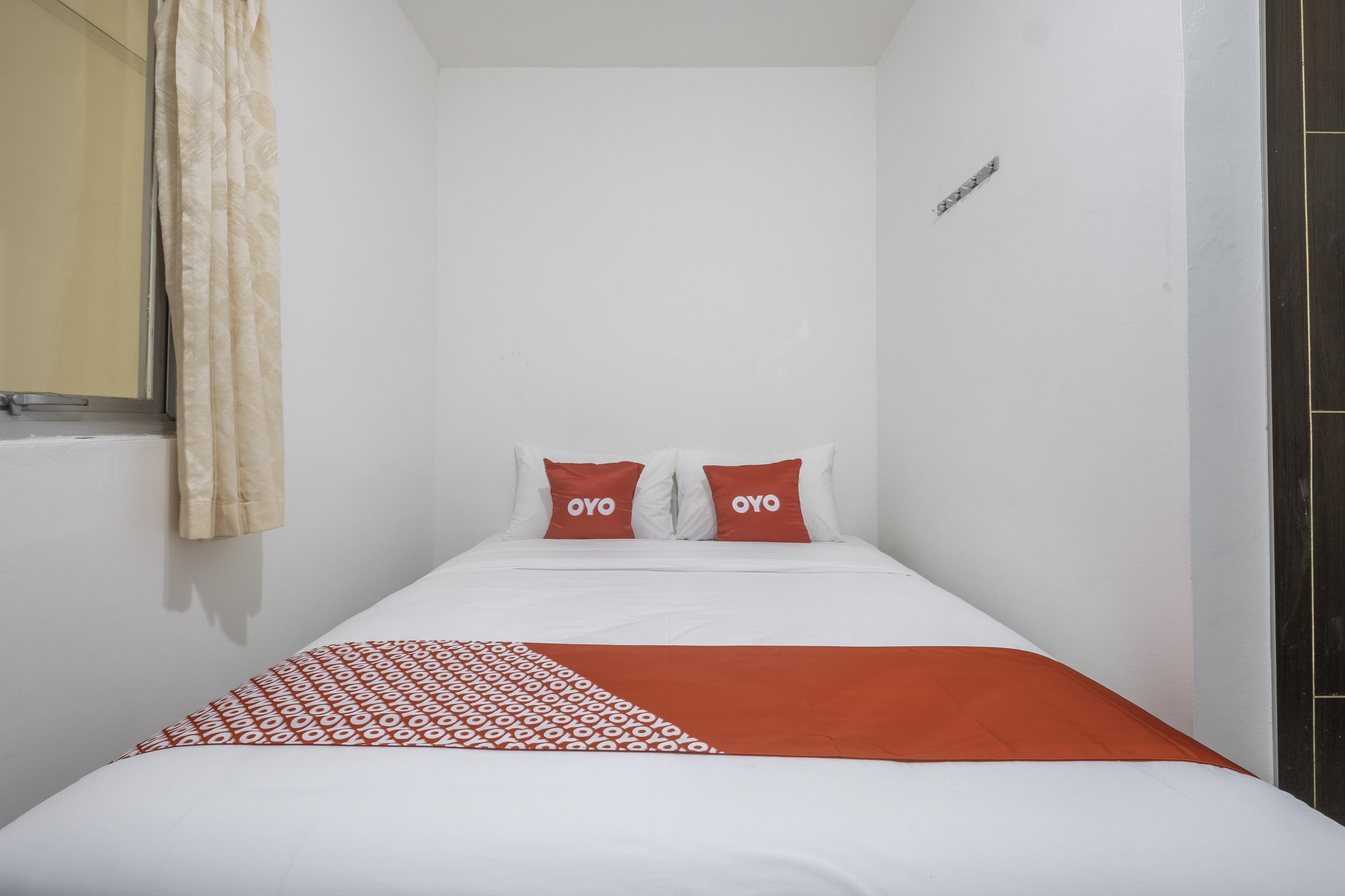 Super Oyo 1568 Stasiun Ka Cirebon Guest House Exterior foto