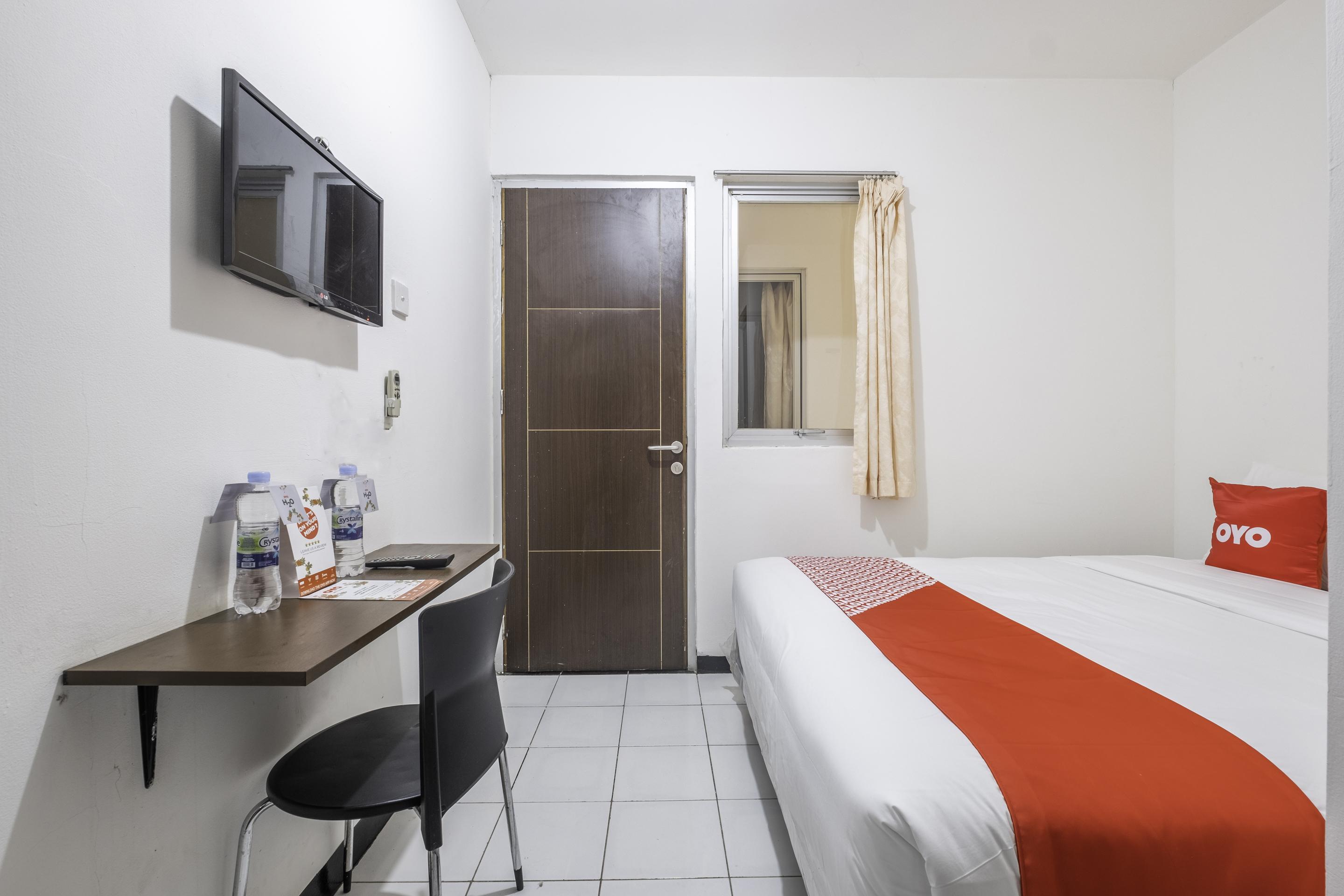 Super Oyo 1568 Stasiun Ka Cirebon Guest House Exterior foto