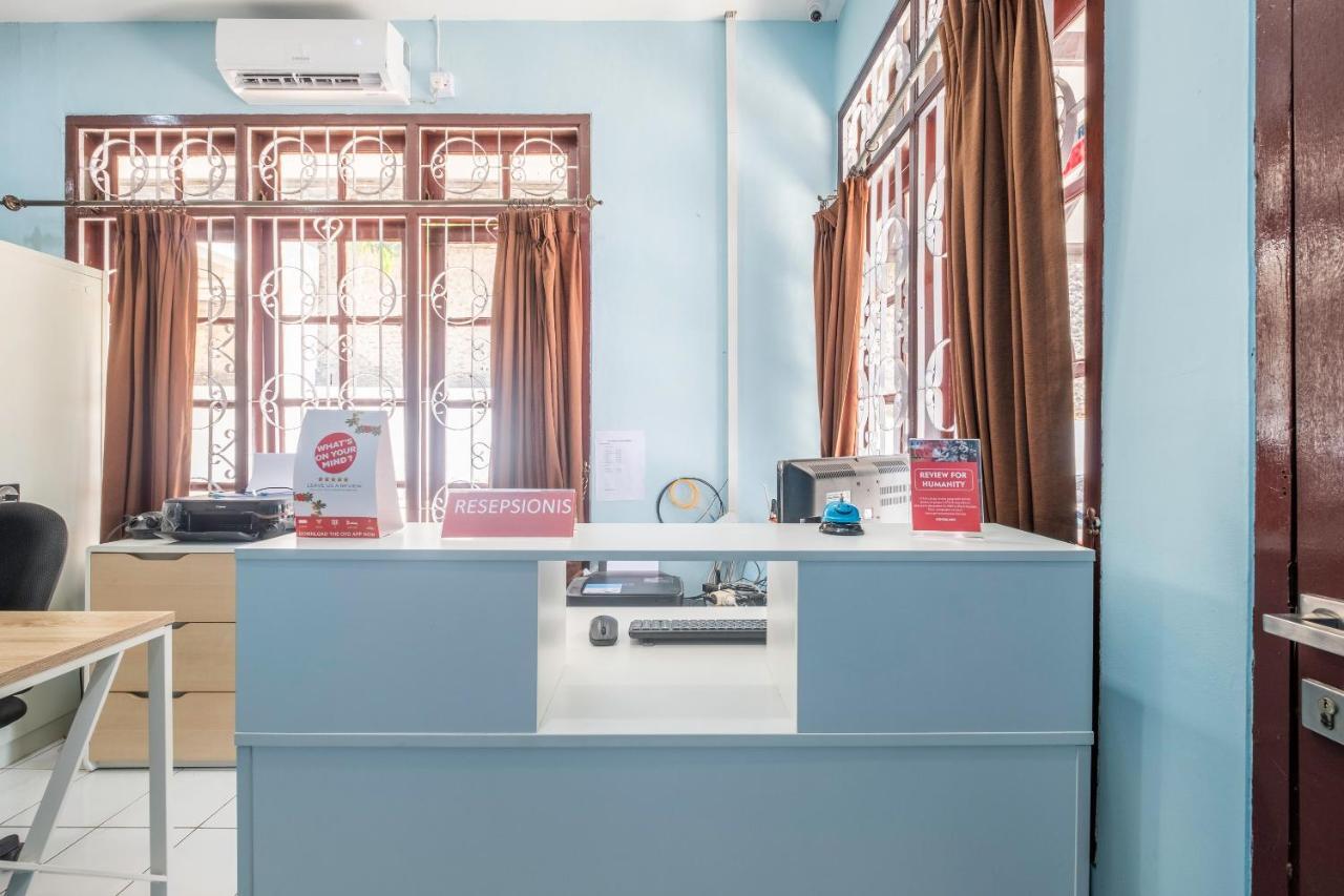 Super Oyo 1568 Stasiun Ka Cirebon Guest House Exterior foto
