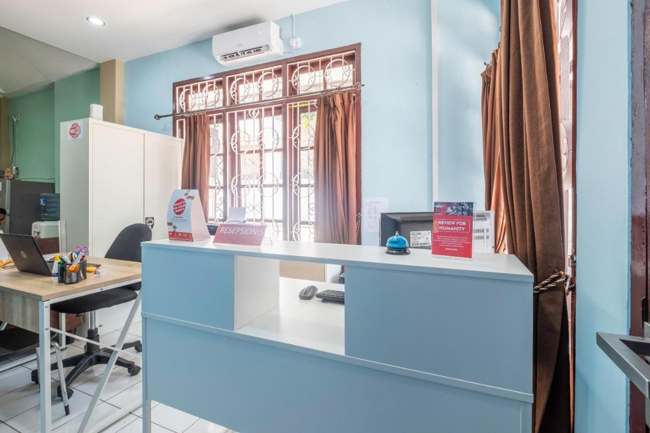 Super Oyo 1568 Stasiun Ka Cirebon Guest House Exterior foto