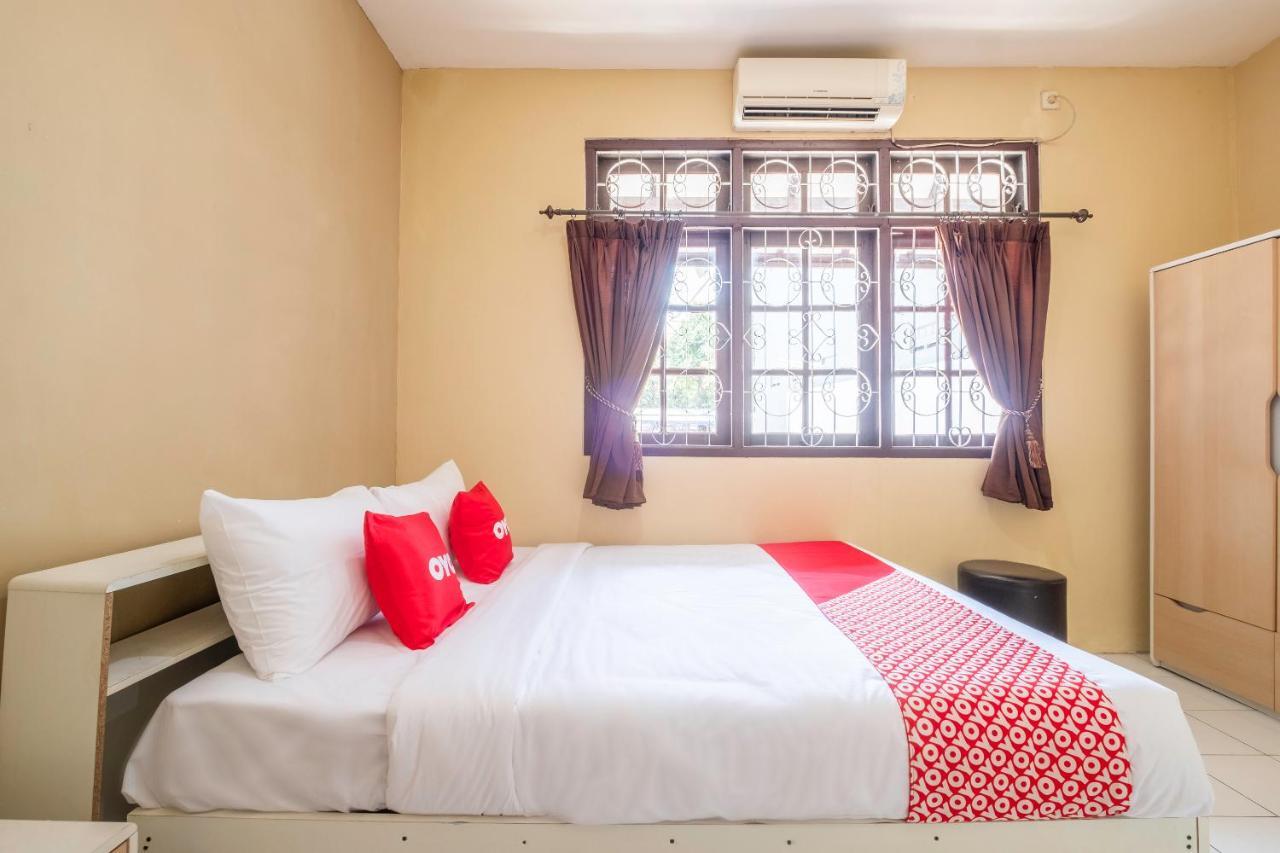Super Oyo 1568 Stasiun Ka Cirebon Guest House Exterior foto